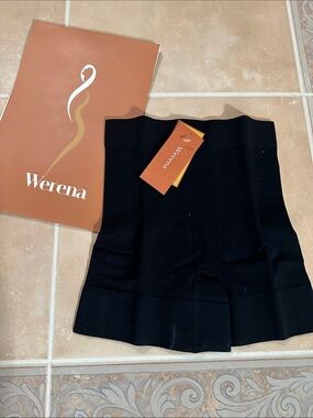 Werena Women's Black Bike Shorts - Seamless Stretch